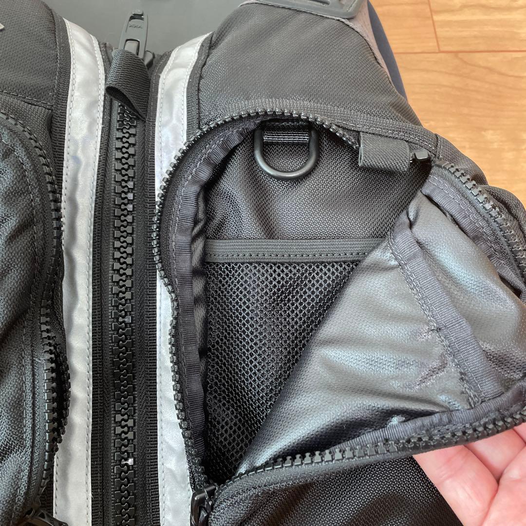 モンベルライフジャケットアングラー サイズ L/XL 黒