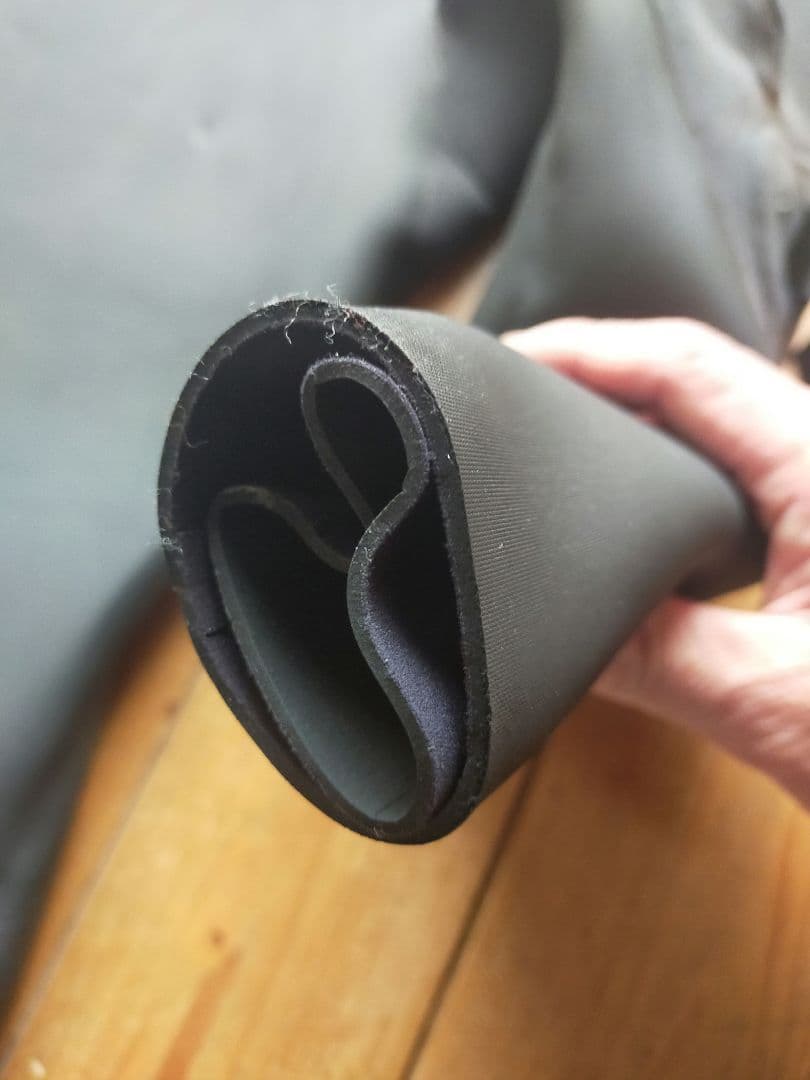 ウェットスーツ　スーパーセミドライスーツ4ディメンション 4Dimensions