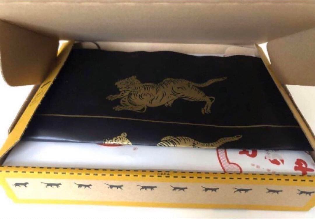 夜の梅 とらや 虎デザイン