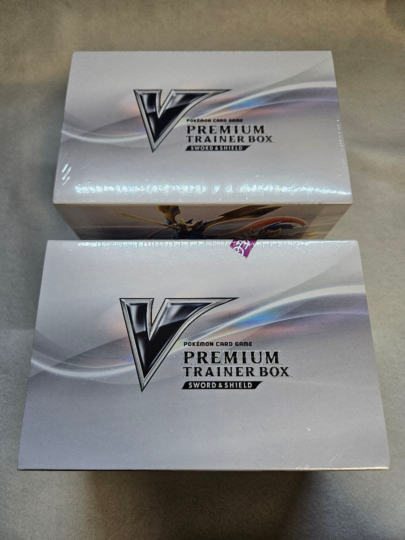 【新品未開封／シュリンク付き】プレミアムトレーナーボックスソード&シールド　2箱