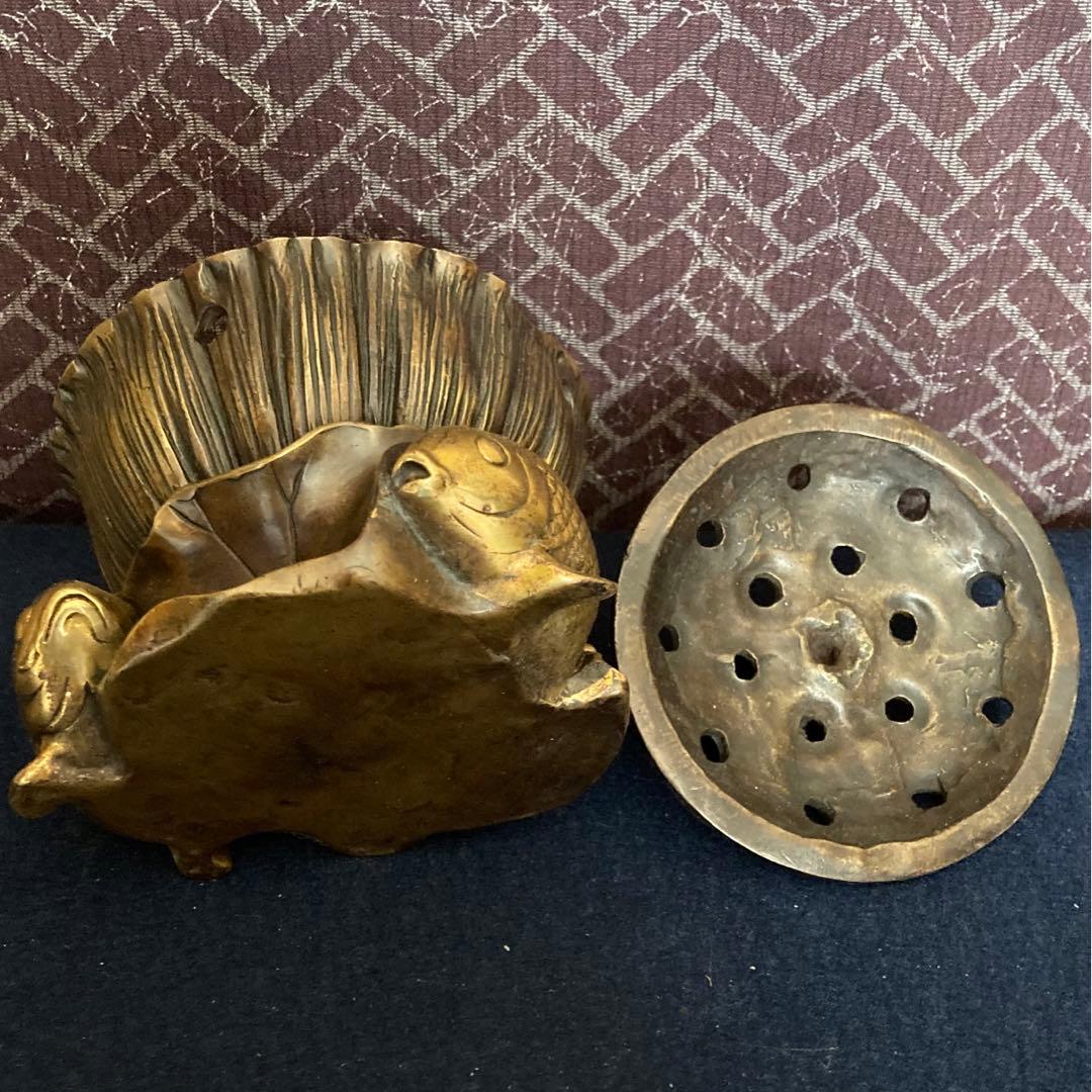 乾隆年製　川瀬摘蓮の葉鯉香炉　唐銅