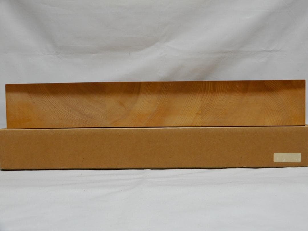 国産（日向産） 本榧卓上碁盤（ハギ盤） 2寸1分　ほんのり甘い香り!　使用僅美品