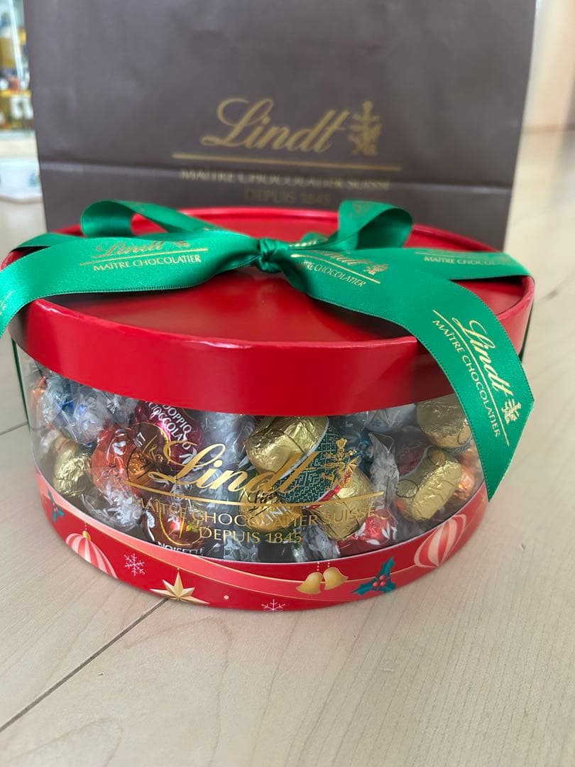 Lindt チョコレートギフトボックス 80個