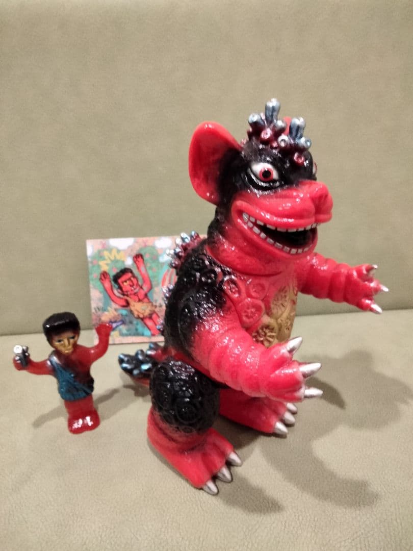 ソフビ　chubbytoys　バサンゴン　赤色　izumonster 安楽安作