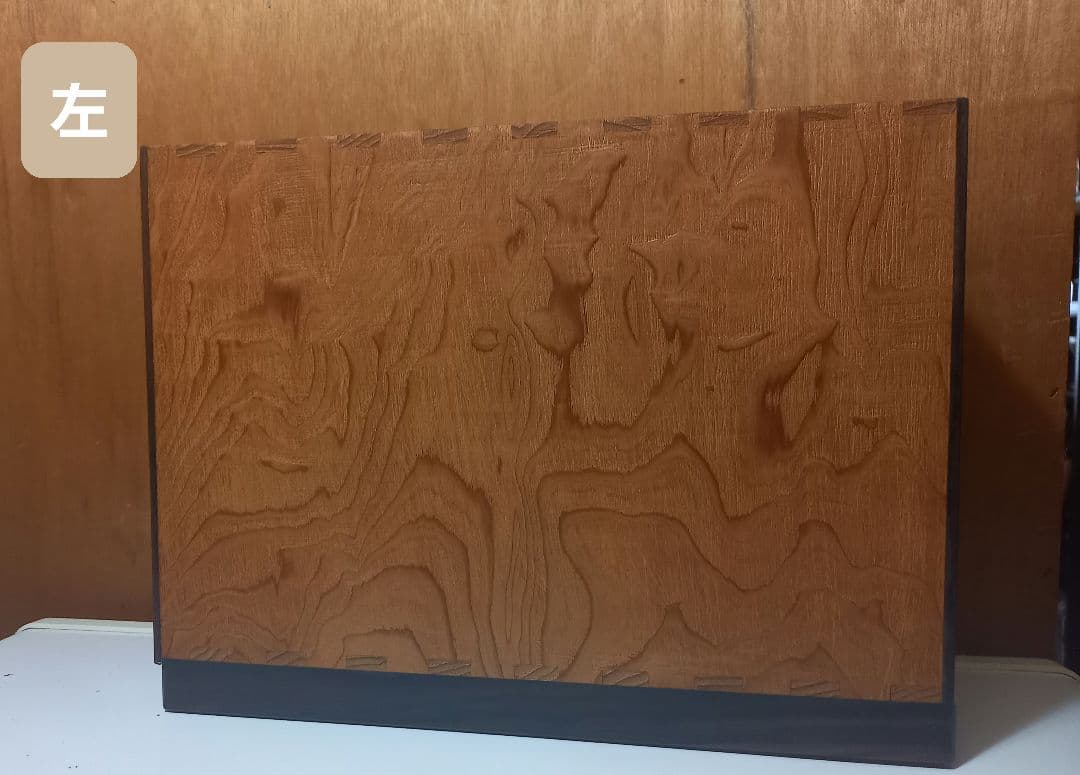 屋久杉と黒檀で作られた※メジロ用箱