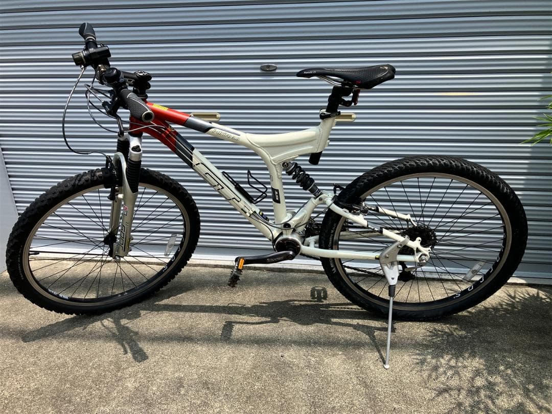 GT マウンテンバイク フルサスペンション 26インチ