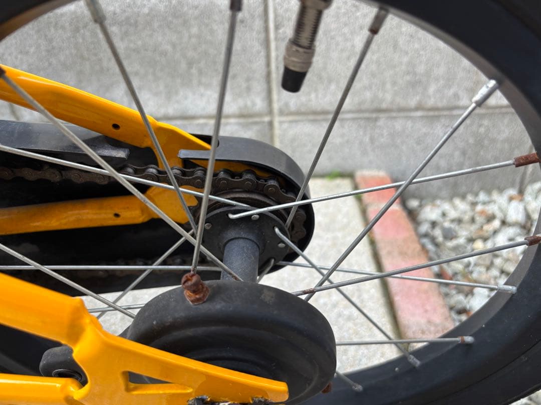 送料込み　HUMMER 子供用自転車 ジュニアサイズ 前バスケット付き16インチ