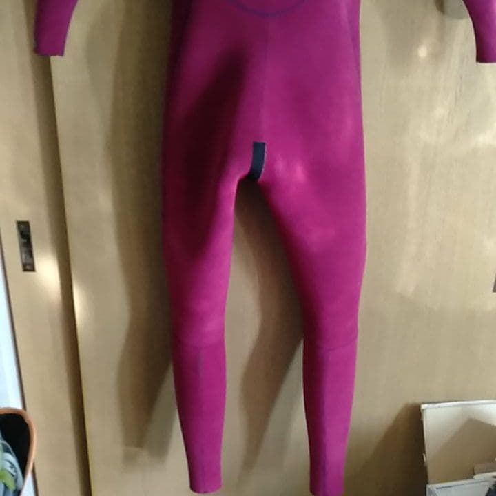 エアタイト　セミドライウェットスーツ