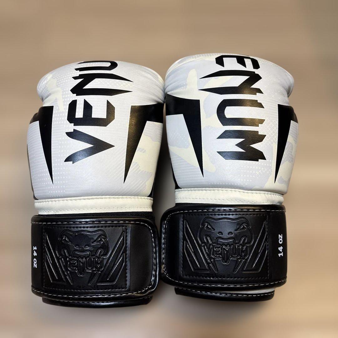 Venum ボクシンググローブ 黒/白　14oz