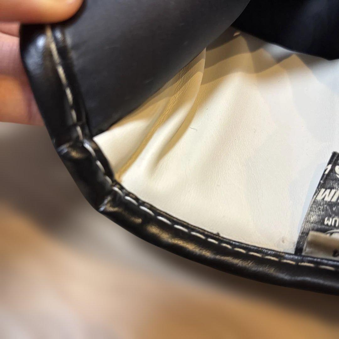 Venum ボクシンググローブ 黒/白　14oz