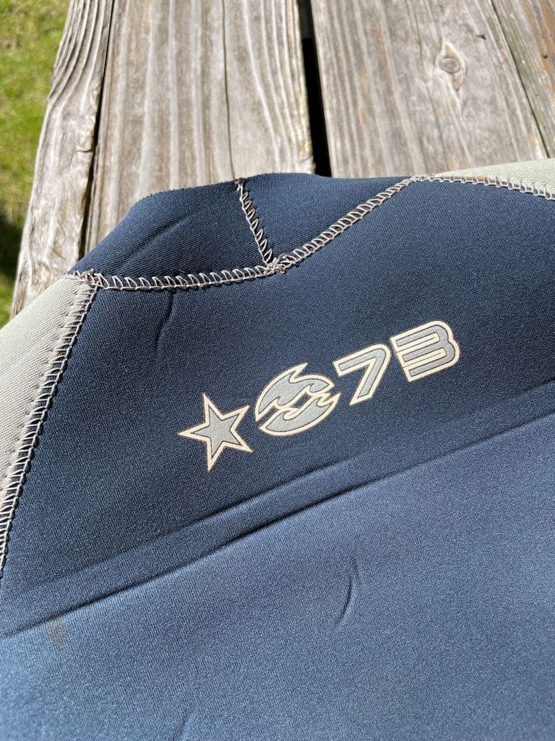 【値下げ】BILLABONG タッパー ジッパー付き レディース ジュニア