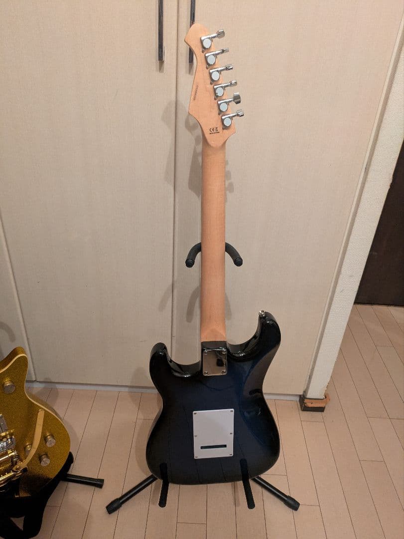 Legend ストラトキャスタータイプ エレキギター