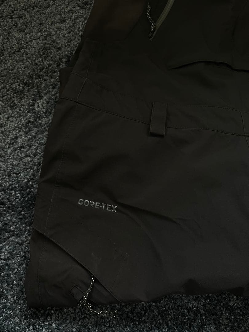 VOLCOM GORE-TEX ブラックスノーボードウェア