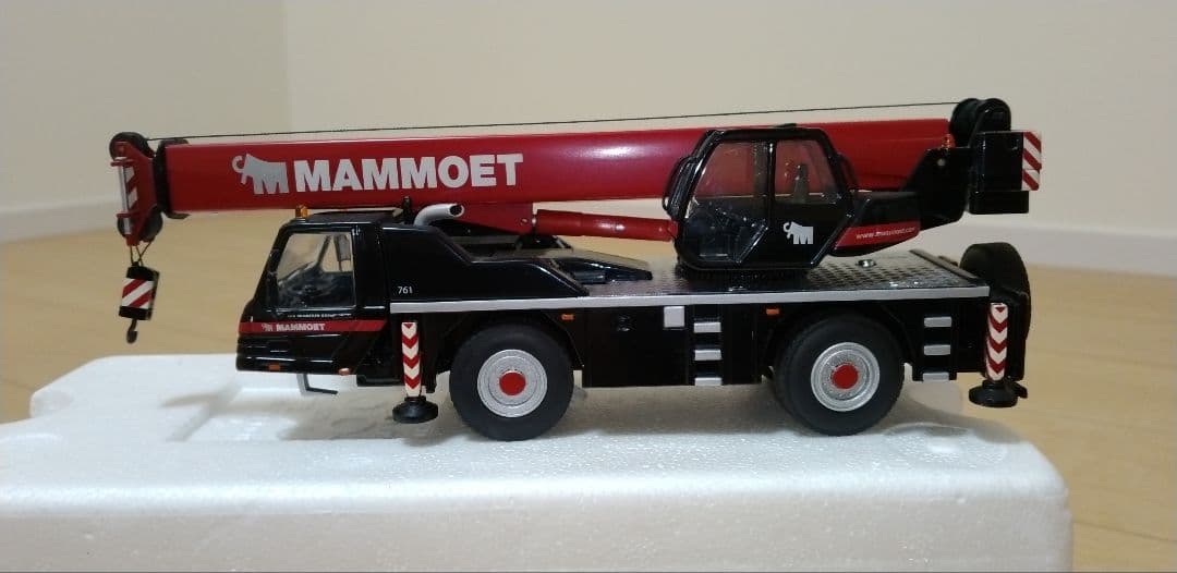 NZG製 DEMAG AC 35　マムートカラー