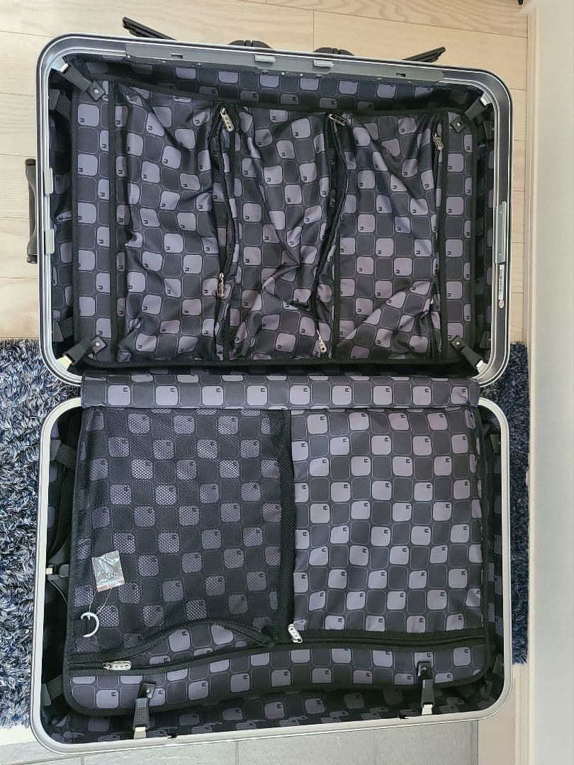 ブラックハード　キャリーケース