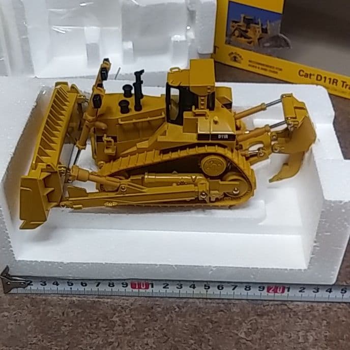 CATD11R Track-type トラクター1/50