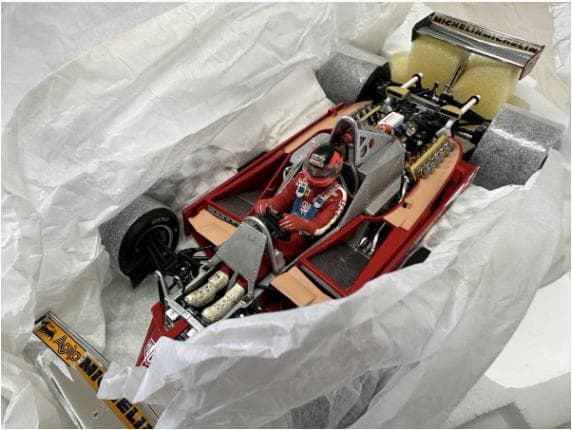 Ferrari F1 ミニカー 1/18 赤