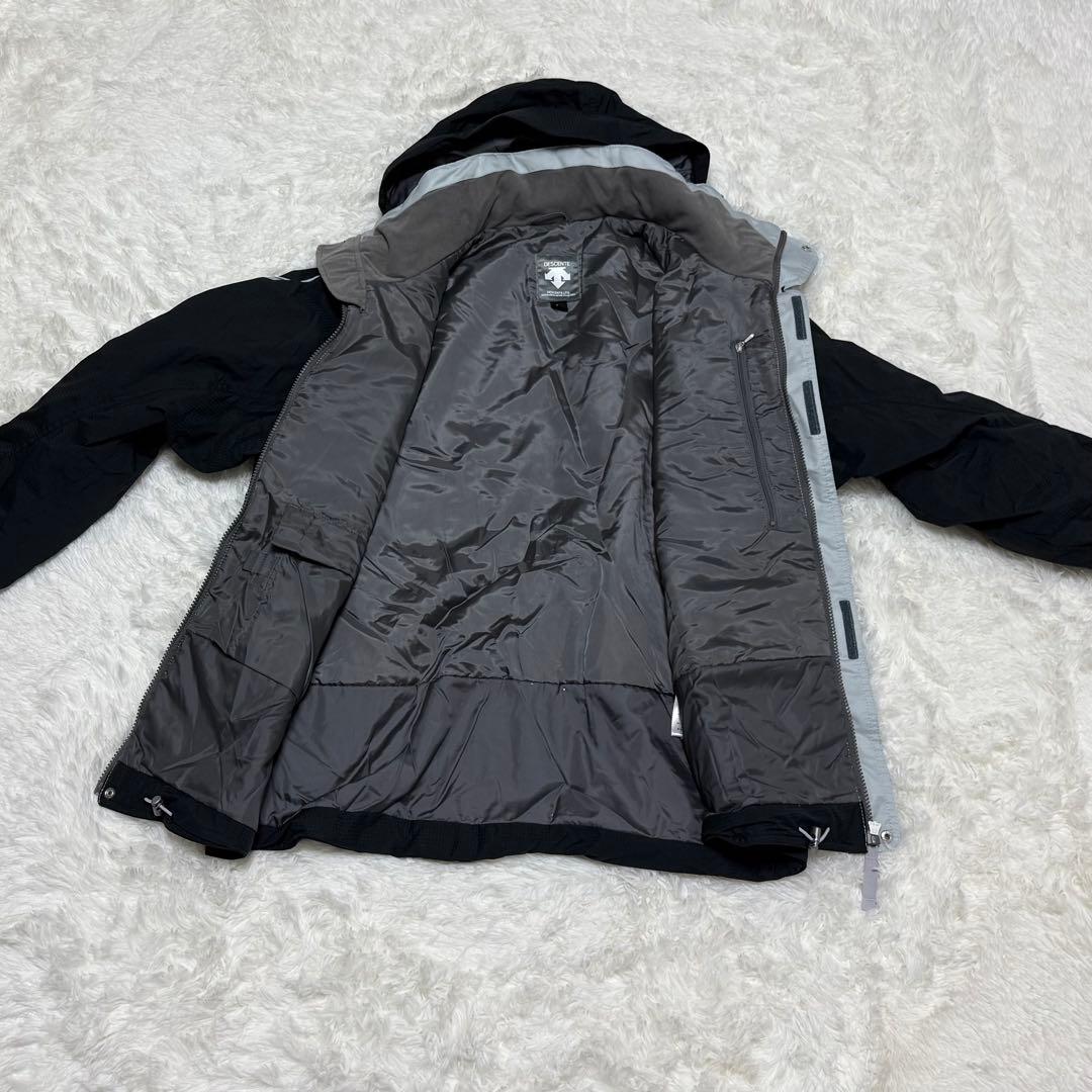 美品 DESCENTE スキーウェア 上下セット Lサイズ 【E-32】