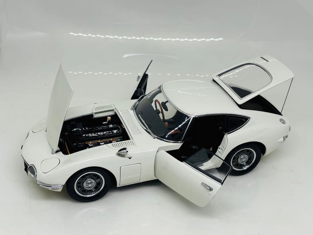 パ*ル様 1/18 AUTO art オートアート トヨタ 2000GT 大型精