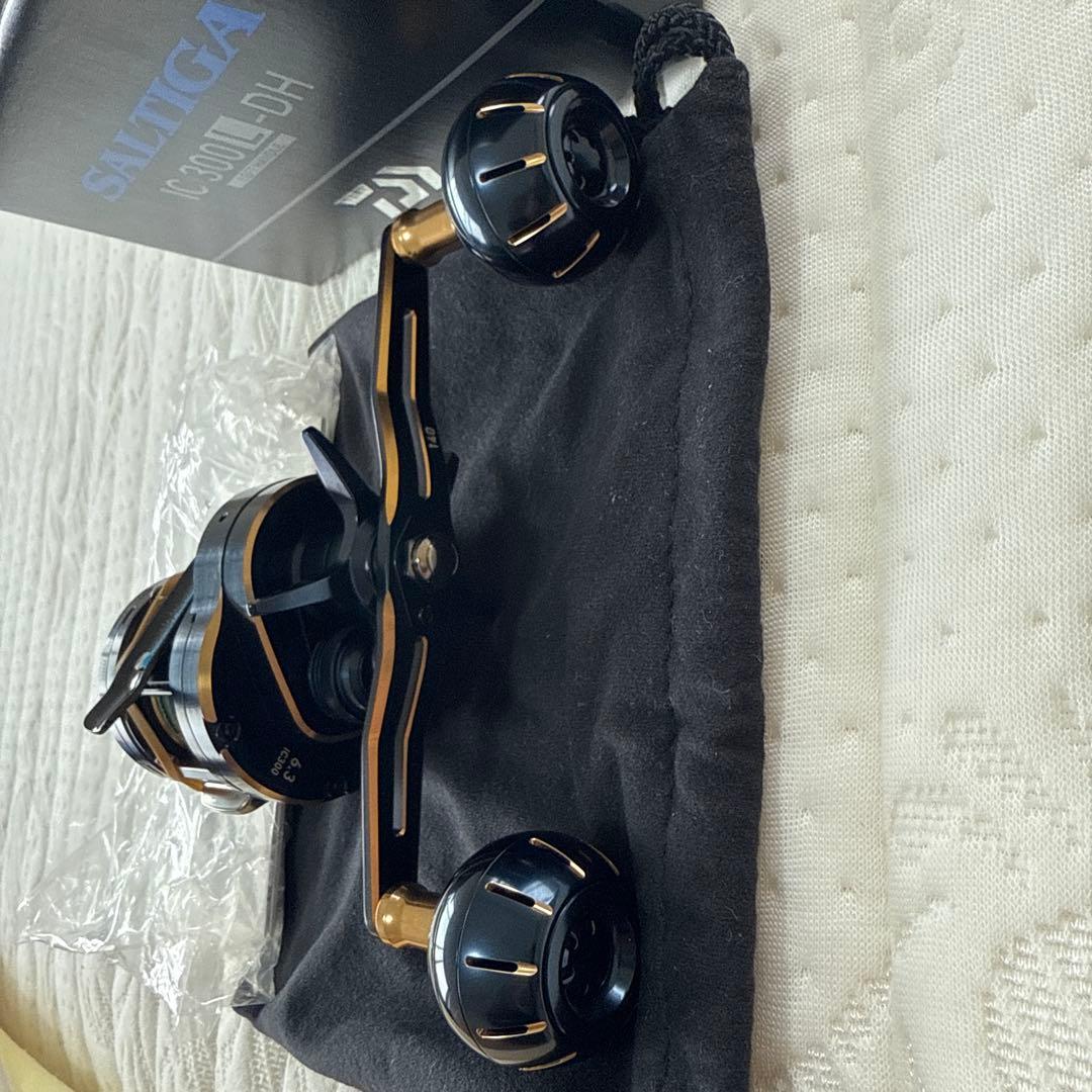 【美品】　ソルティガ　DAIWA SALTIGA IC 300L-DH 左