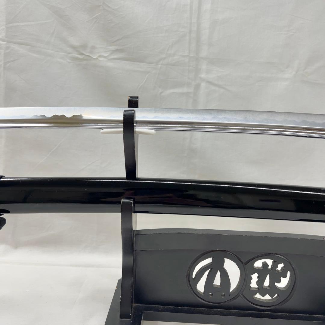 【模造刀】太刀 樋入り 全長99センチ 波 鍔 黒鞘 互の目 刃紋