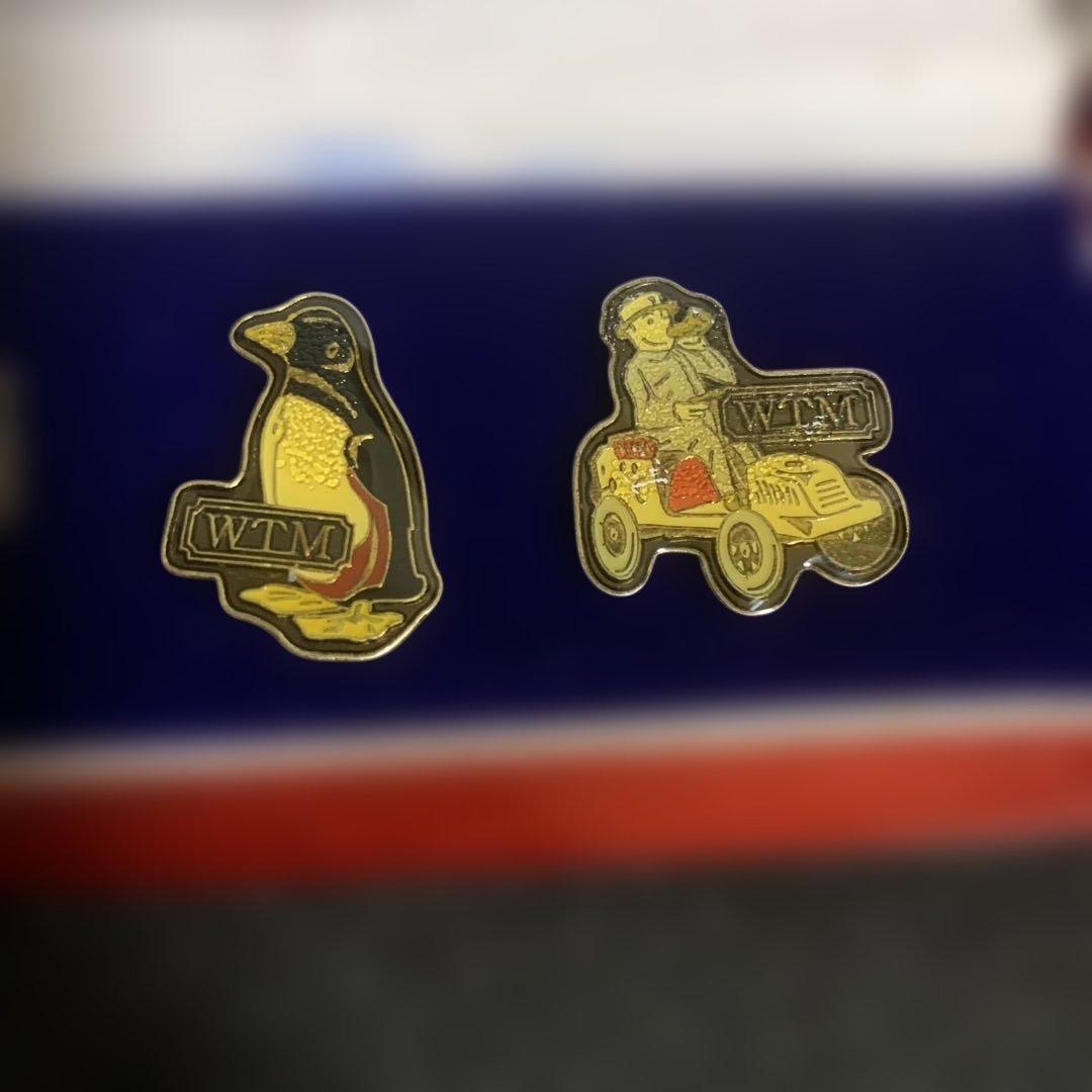 軽井沢ワールドトイミュージアム開館記念ピンバッチセット 2004 年