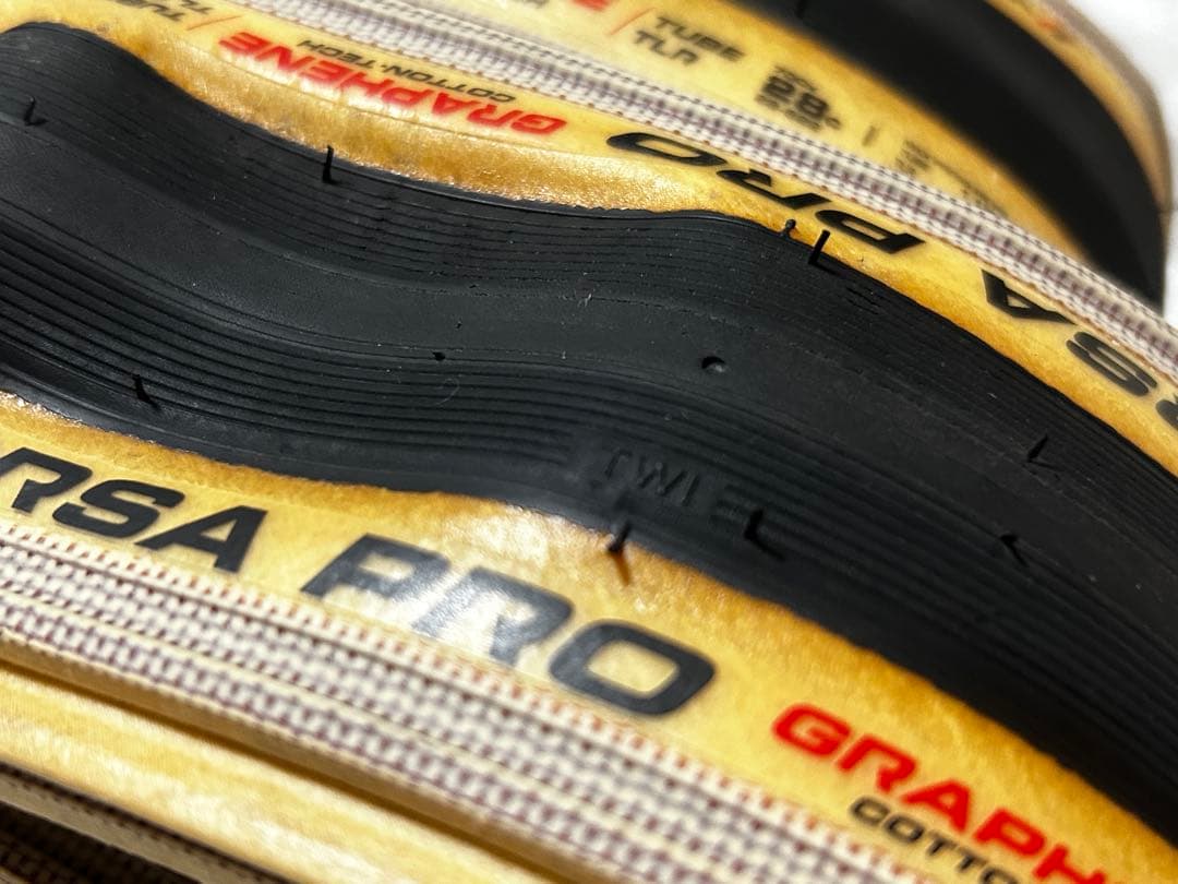 Vittoria Corsa Pro Graphene クリンチャータイヤ