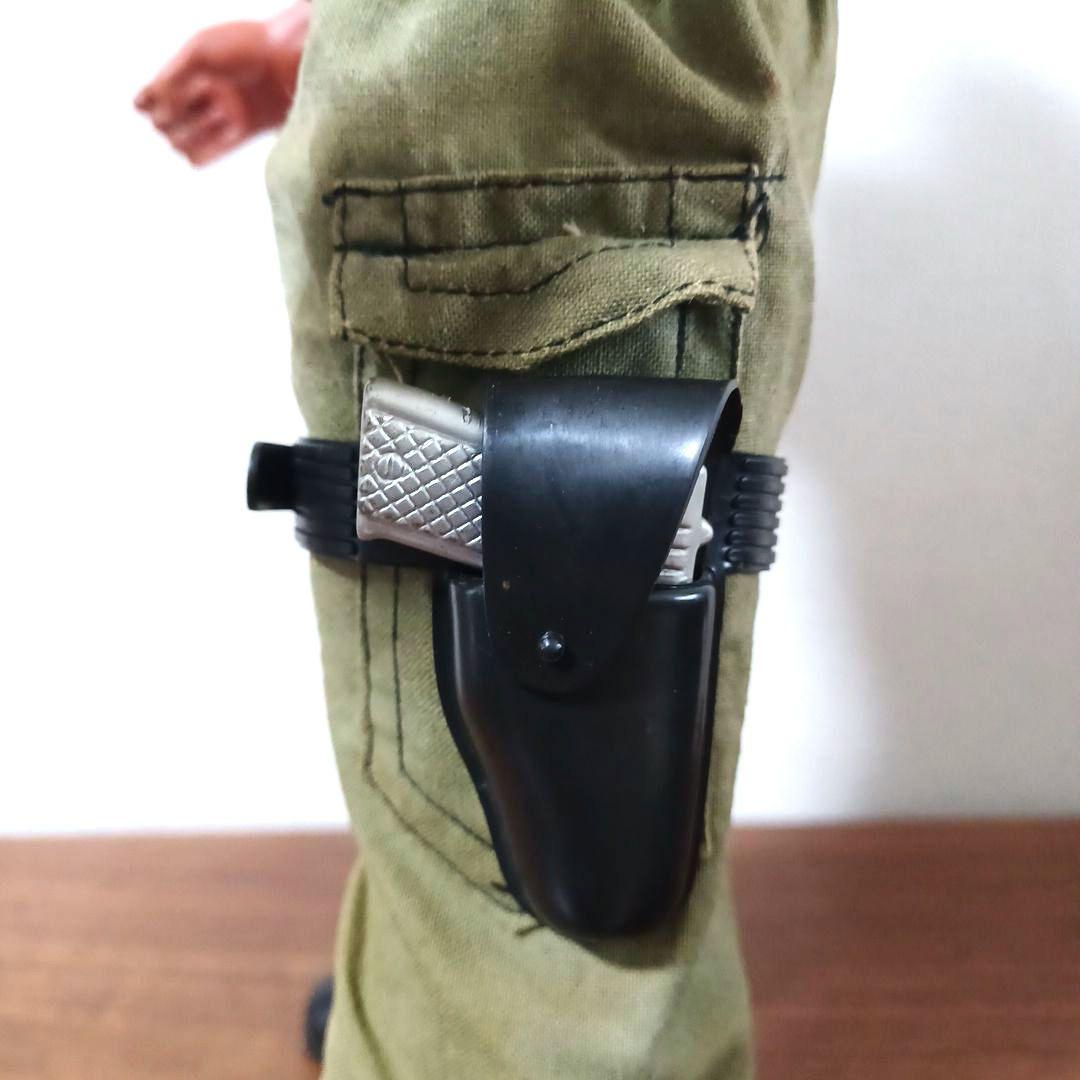 映画「コマンド―」アーノルド・シュワルツェネッガー演　可動式フィギュア