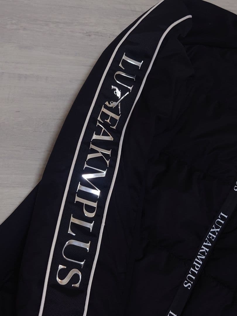 新品XLサイズ リュクスエイケイエムプラス ゴルフウェア アウター