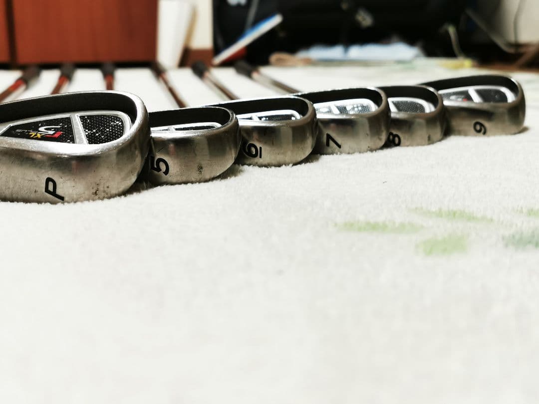 TaylorMade R5 XL Plus ドライバーとアイアンセット