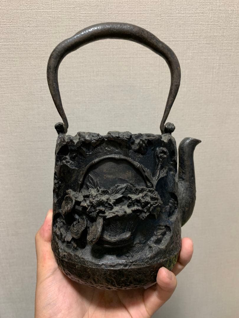 鉄瓶 龍文堂 上田造 上田照房 紫藤蓋 高浮雕 筒型 茶器 茶道具