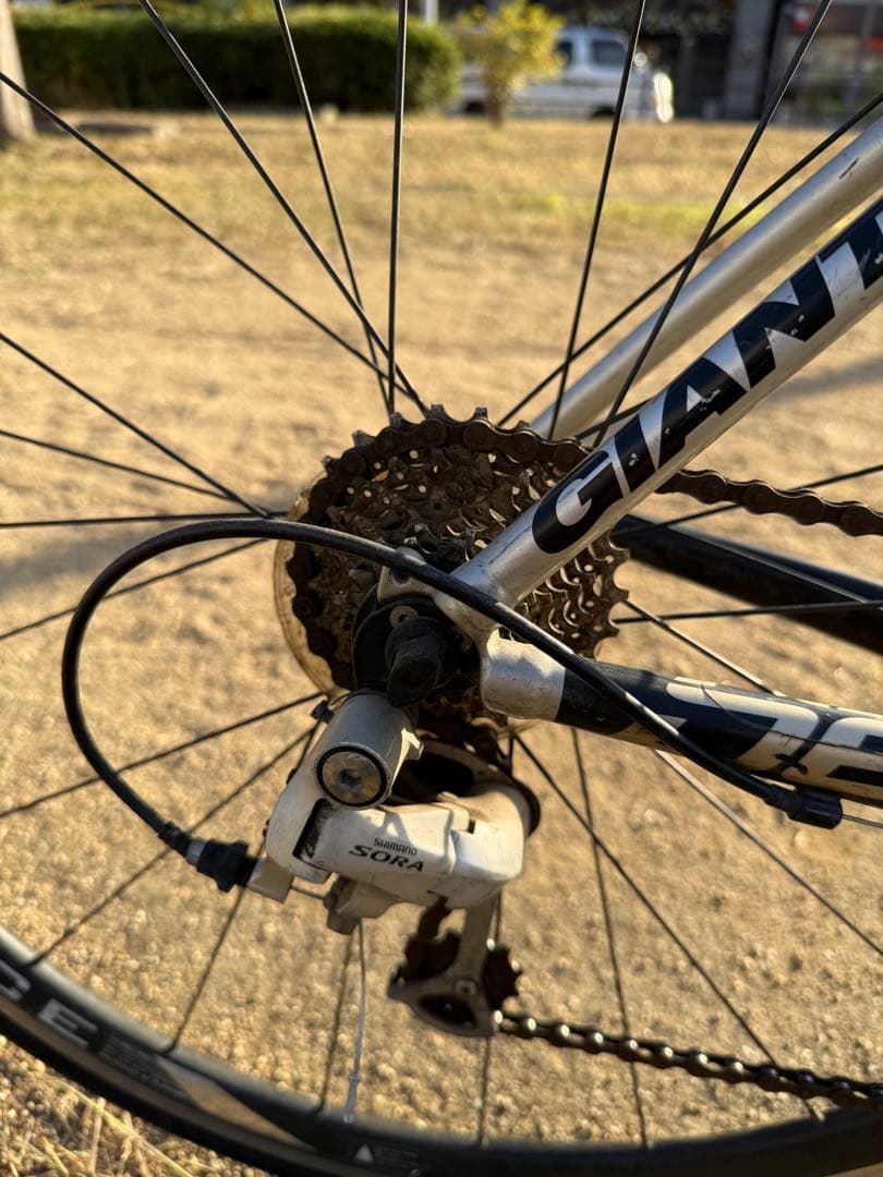 【GIANT DEFY】ロードバイク／スタンド付き／要整備