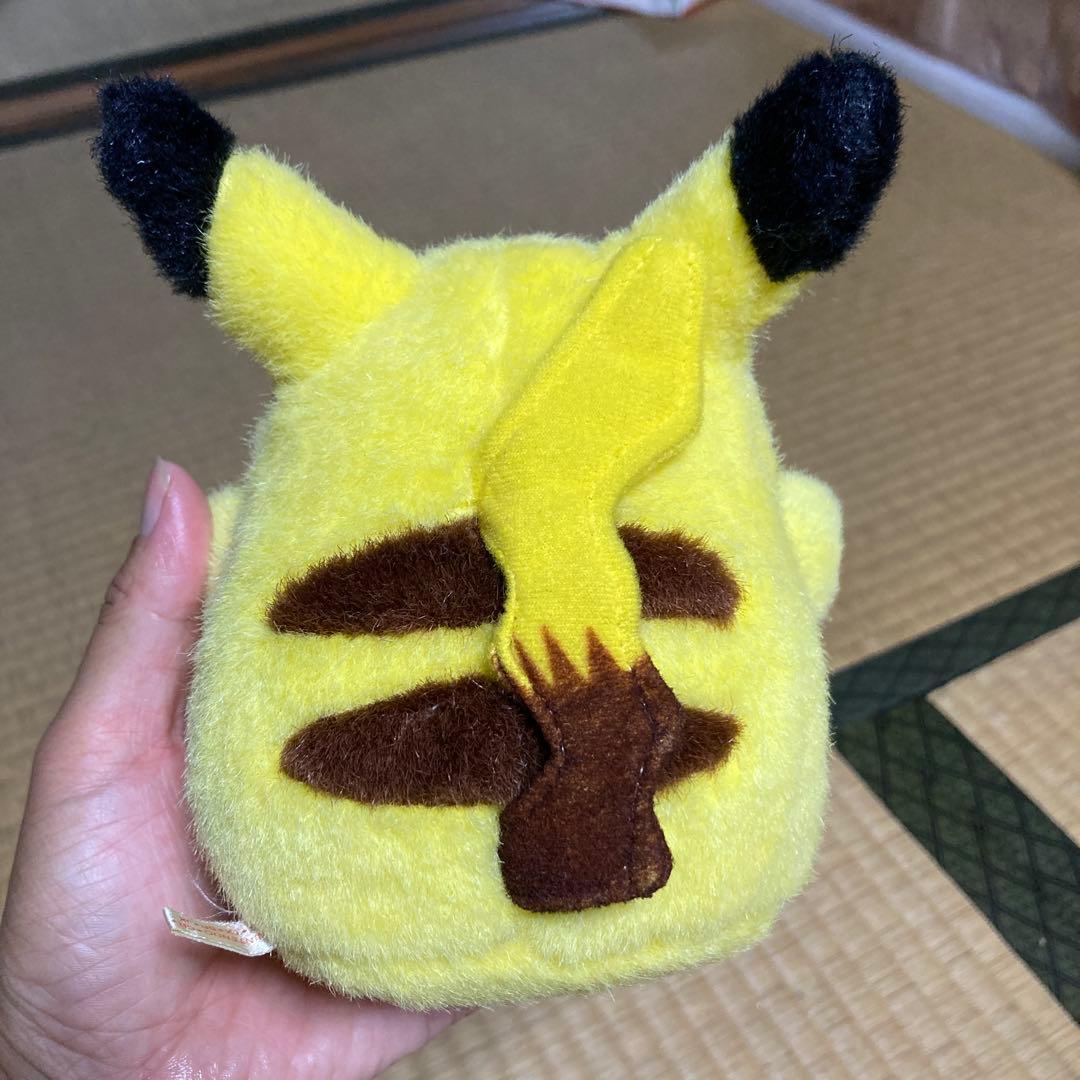 ピカチュウ バンザイ　ぬいぐるみ TOMY