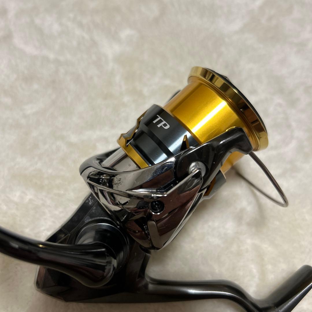 シマノ　19ツインパワー2500shg