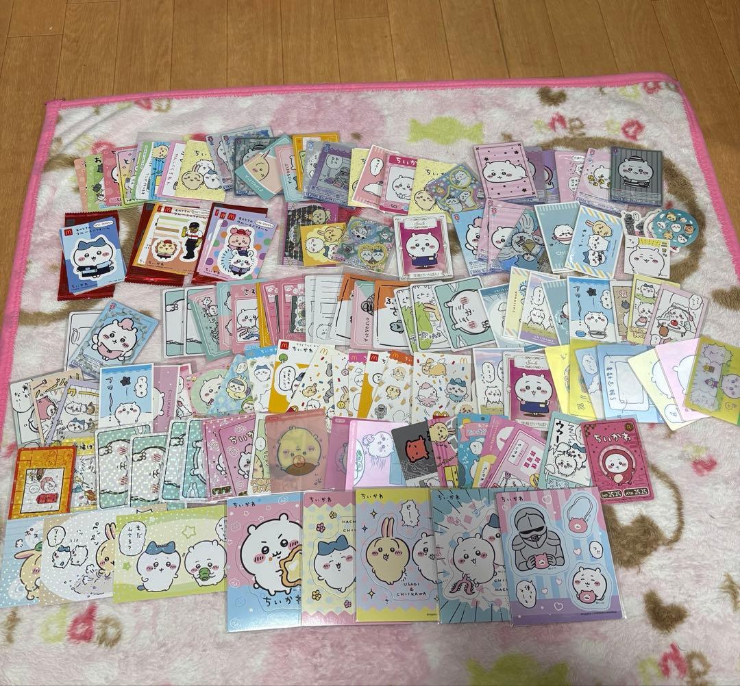 ちいかわ グッズ まとめ売り 缶バッジ カード ステッカー タオル くら寿司