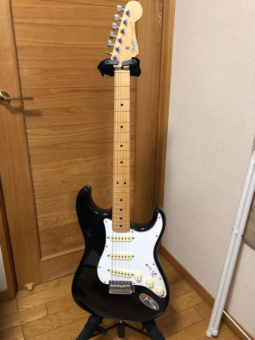 Y*.様 Fender Japan Stratocaster ブラックエレキギタ