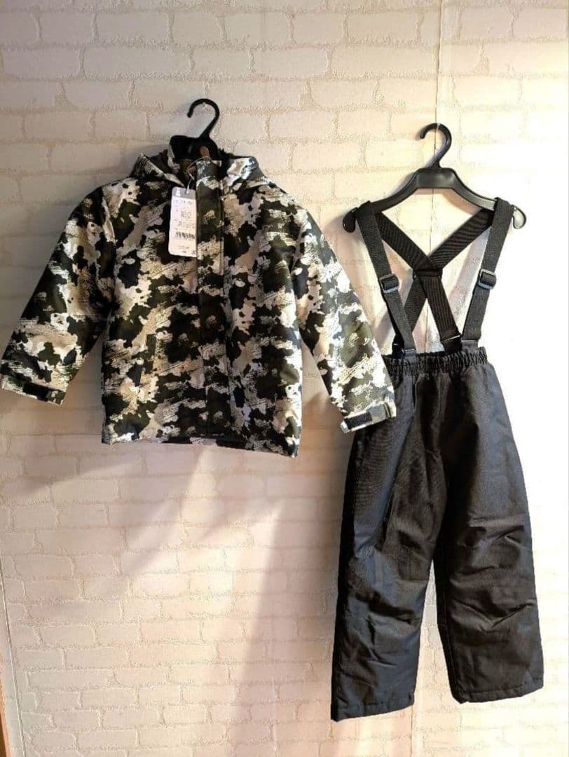 新品　スキーウェア　撥水　耐水　つなぎ　130cm　子供　男の子　迷彩　黒　冬