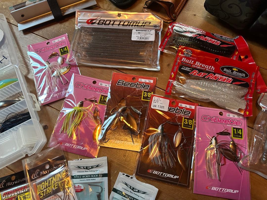 コロンビア のバイパーリッジPFG(伊藤巧コラボモデル)＋ルアー＋用品