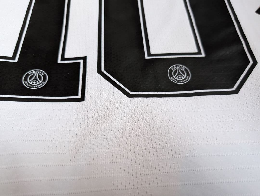 【新品タグ付き！】パリ・サンジェルマン /ネイマール/4th/17-18