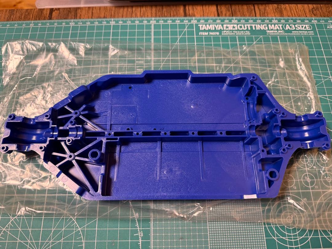 フ*ン様 タミヤ　TT-02 ロワデッキ　レッド　ブルー