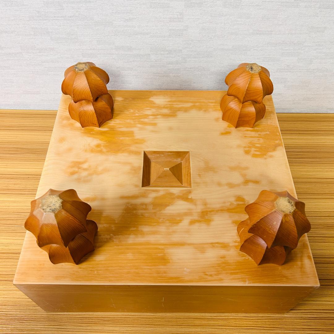 【本榧】脚付碁盤 板目 木裏 囲碁 ヘソ有り 19路盤 6寸