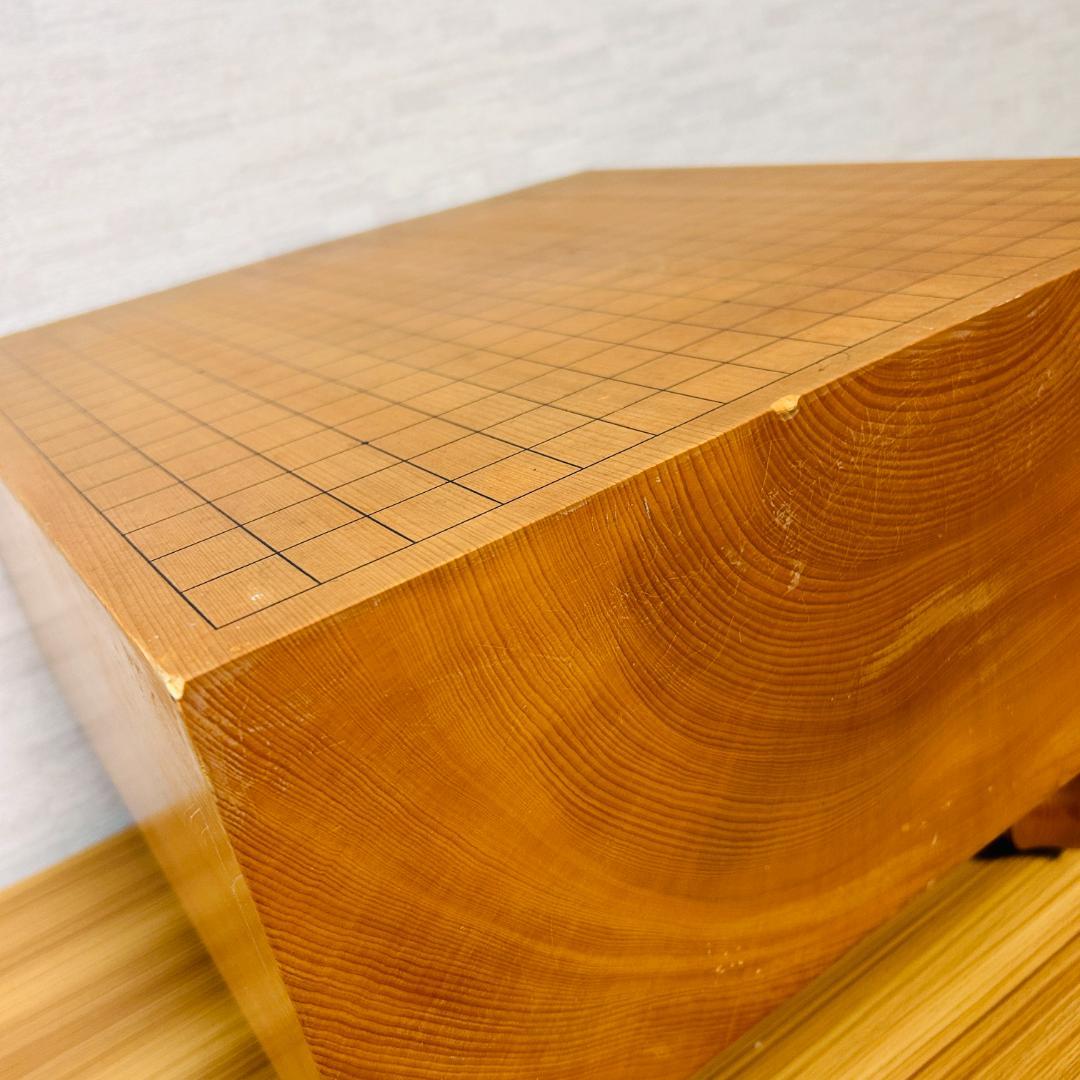 【本榧】脚付碁盤 板目 木裏 囲碁 ヘソ有り 19路盤 6寸