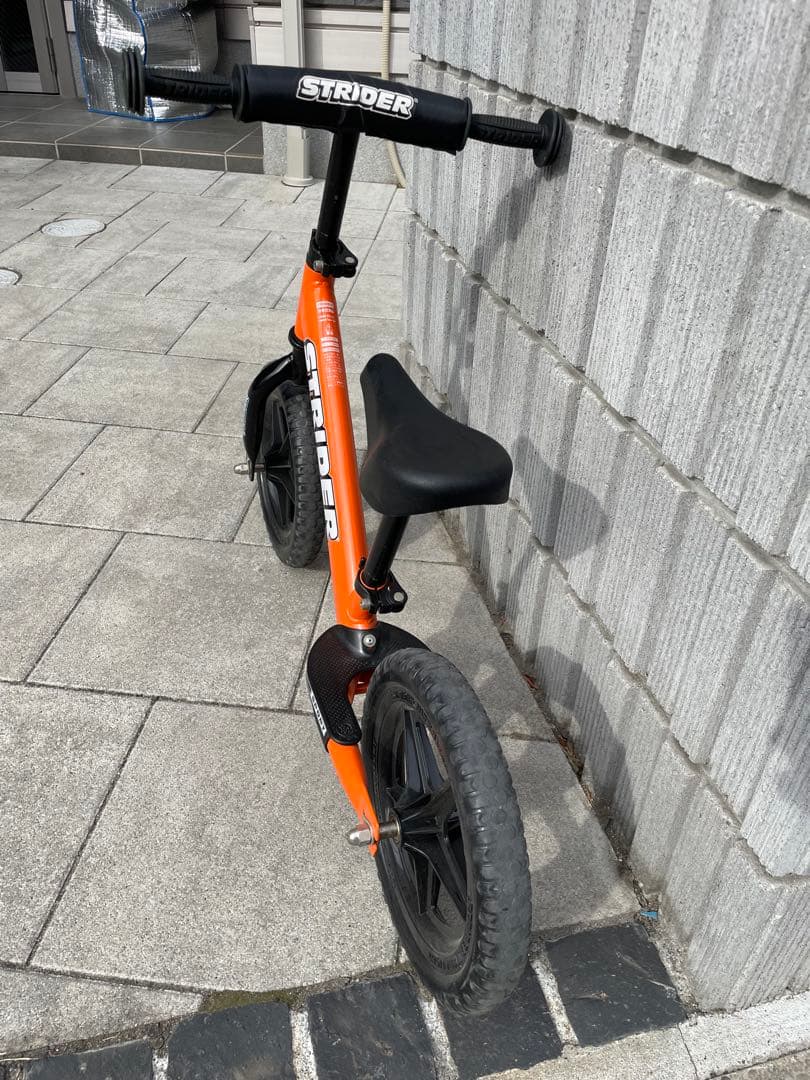 ストライダースポーツモデル 12インチ オレンジ