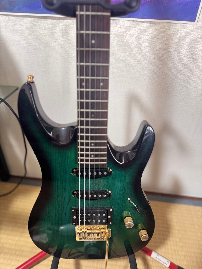 エレキギター グラデーショングリーン aria proll