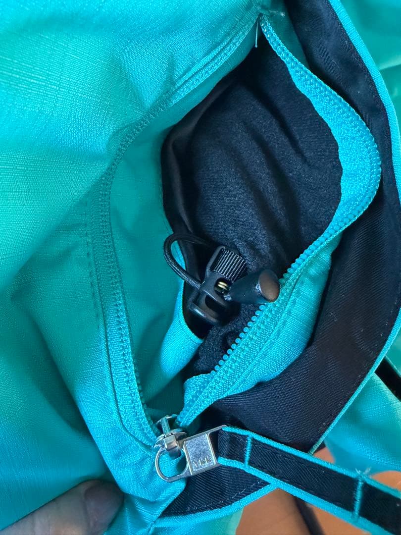 超美品☆デサント☆ターコイズ スキーウェア フード付き