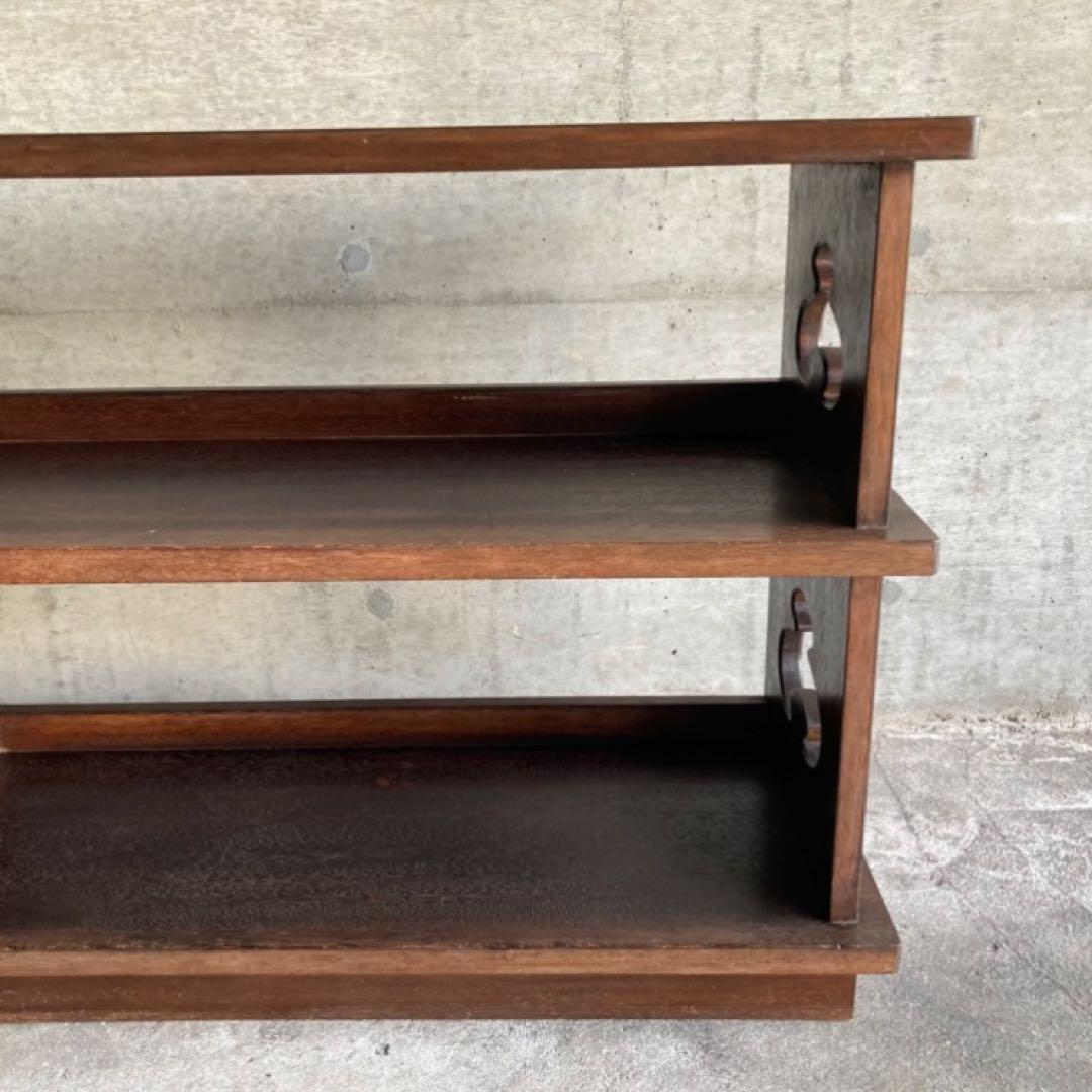 古い飾り棚 置物台 ラック シェルフ 展示 陳列 透かし 木製 家具 レトロ