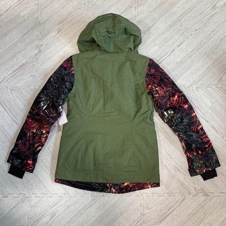 新品！ROXY スノボーウェア　ジャケット Mサイズ