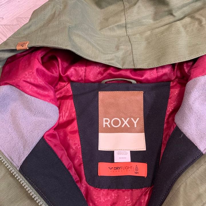 新品！ROXY スノボーウェア　ジャケット Mサイズ