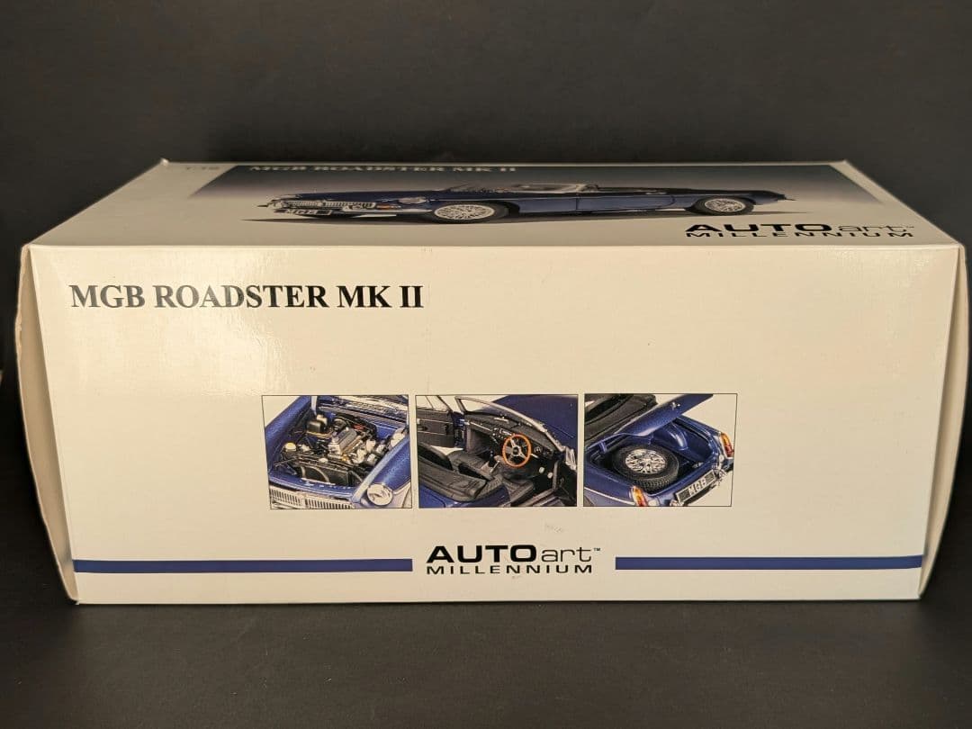 オートアート 1/18 MGB ロードスター MKⅡ PAGENT Blue