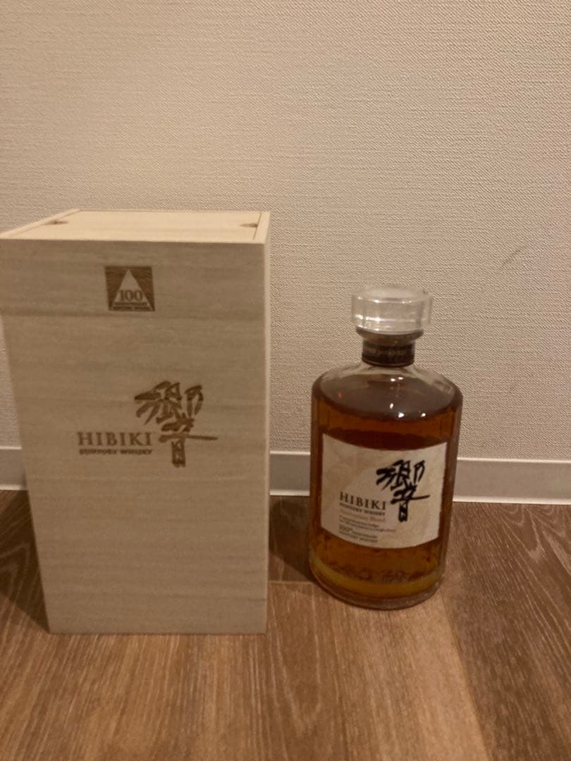 HIBIKI 響　サントリーウイスキー 木箱入り　100周年限定品　希少品